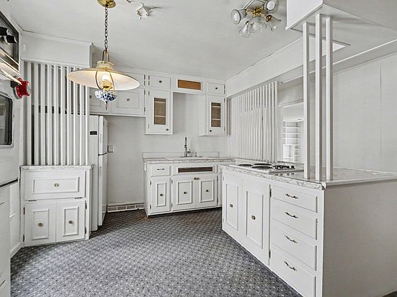 5th image of 515 W Burr Oak St