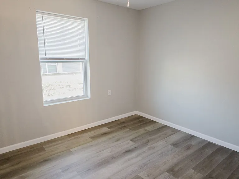 1105 Jones Ave — Photo 7