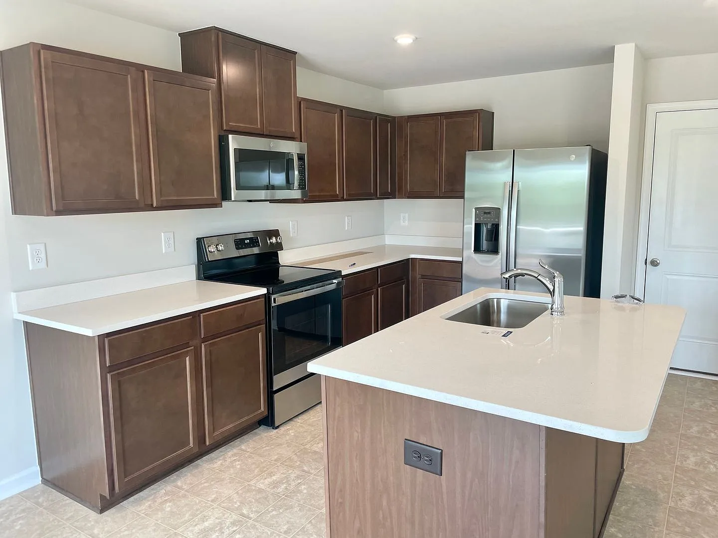 Gorgeous Locust Thicket Townhome — Photo 3