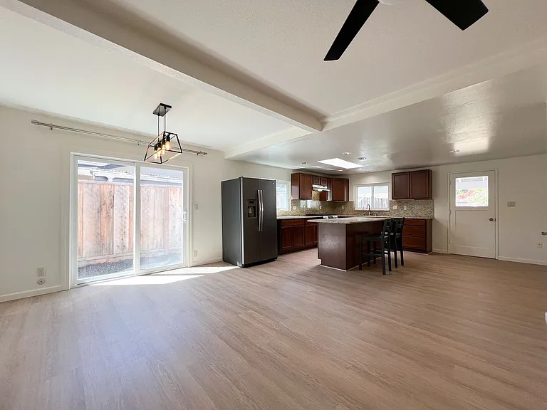 34 Queens Ct — Photo 10