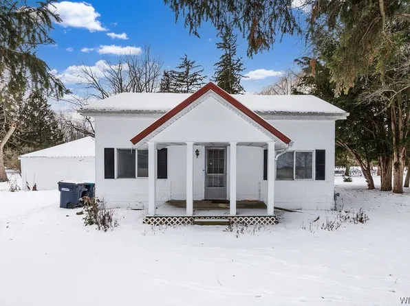 4374 E River Rd, Grand Island, NY 14072