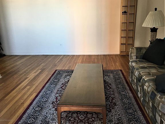 5th image of 350 Richmond Ter APT 4P