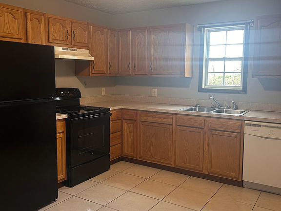 4th image of 207 Burns St
