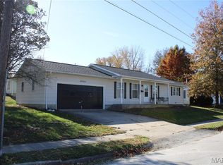 615 W Locust St, Paris, MO 65275