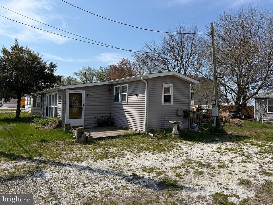 1st image of 126 Newport Ave