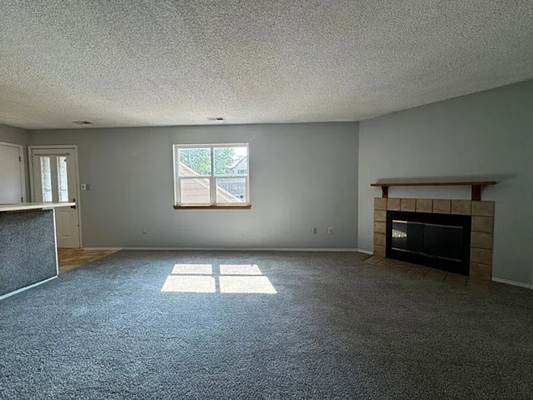 4349 Hunting Meadows Cir — Photo 3
