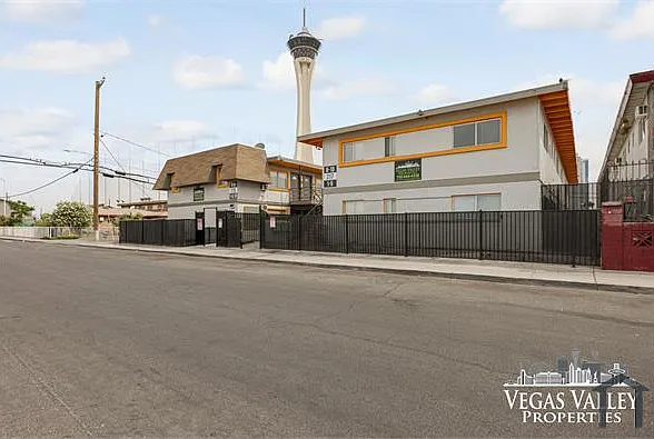 217 W New York Ave #9 — Photo 6