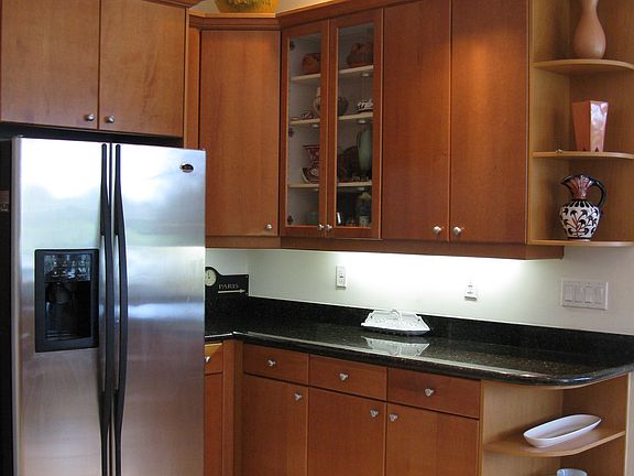       Kitchen 42" cabinets