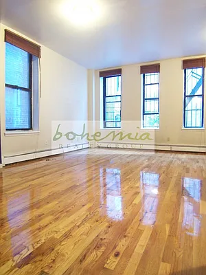 Rented by Bohemia Realty Group | media 16