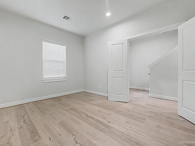 3033 Hicks St — Photo 9