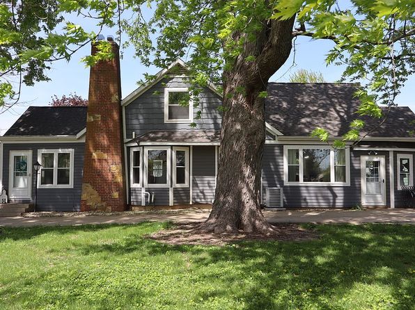 210 N Main St