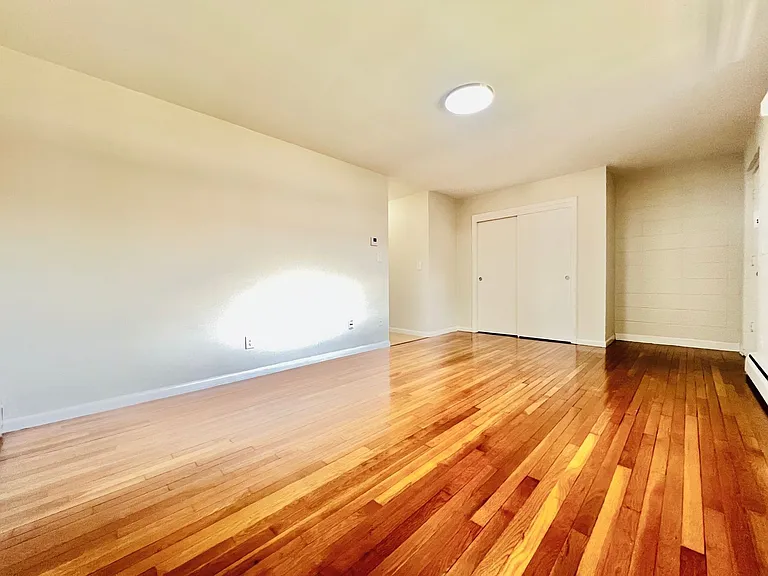 1710 Broad Street — Photo 4