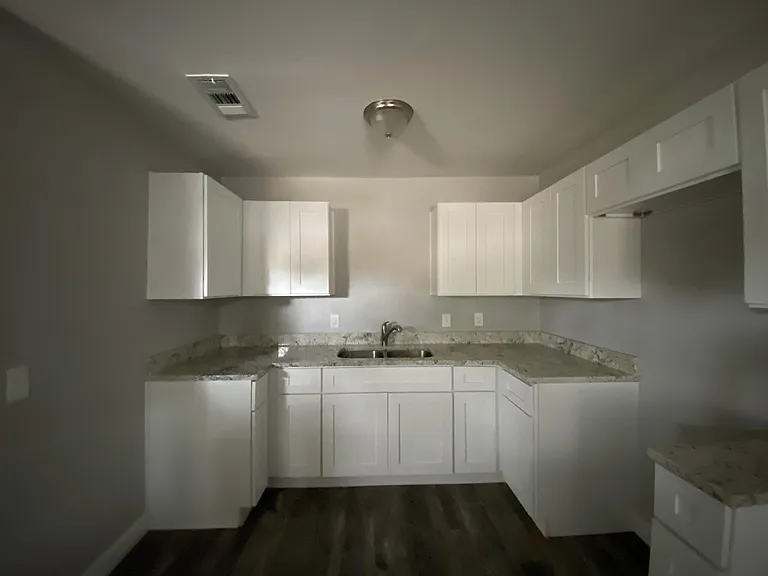 1124 F Ave — Photo 3