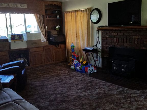 Living Room with Fireplace