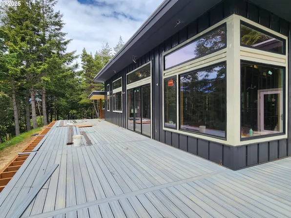 41930 Old Mill Rd, Port Orford, OR 97465