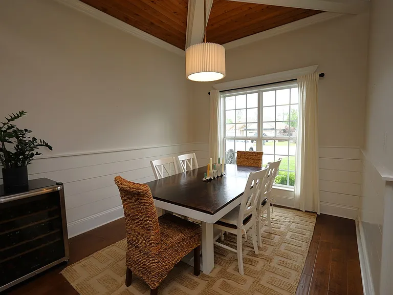 4025 Gramercy Dr — Photo 8
