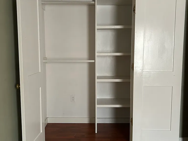 5806 Franklin Blvd — Photo 2