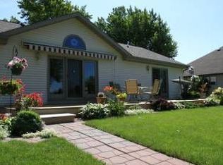 356 S 5th St, Winneconne, WI 54986