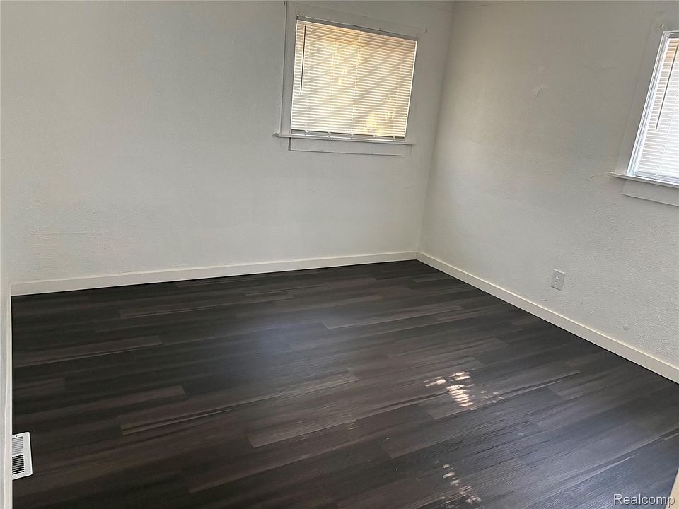 20516 Appoline St, photo 2