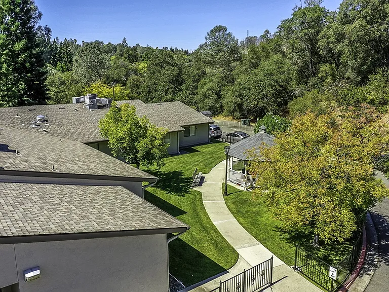Auburn Ravine Terrace - 55+ Active Adult Apartments — Photo 12