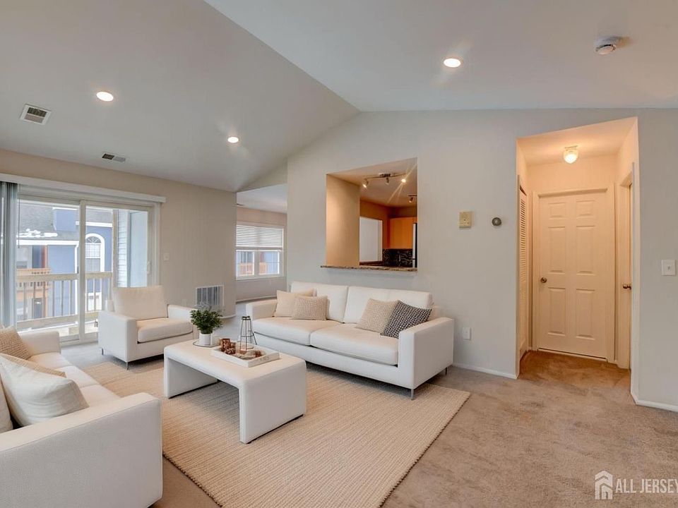 1st image of 58 Tanglewood Ct