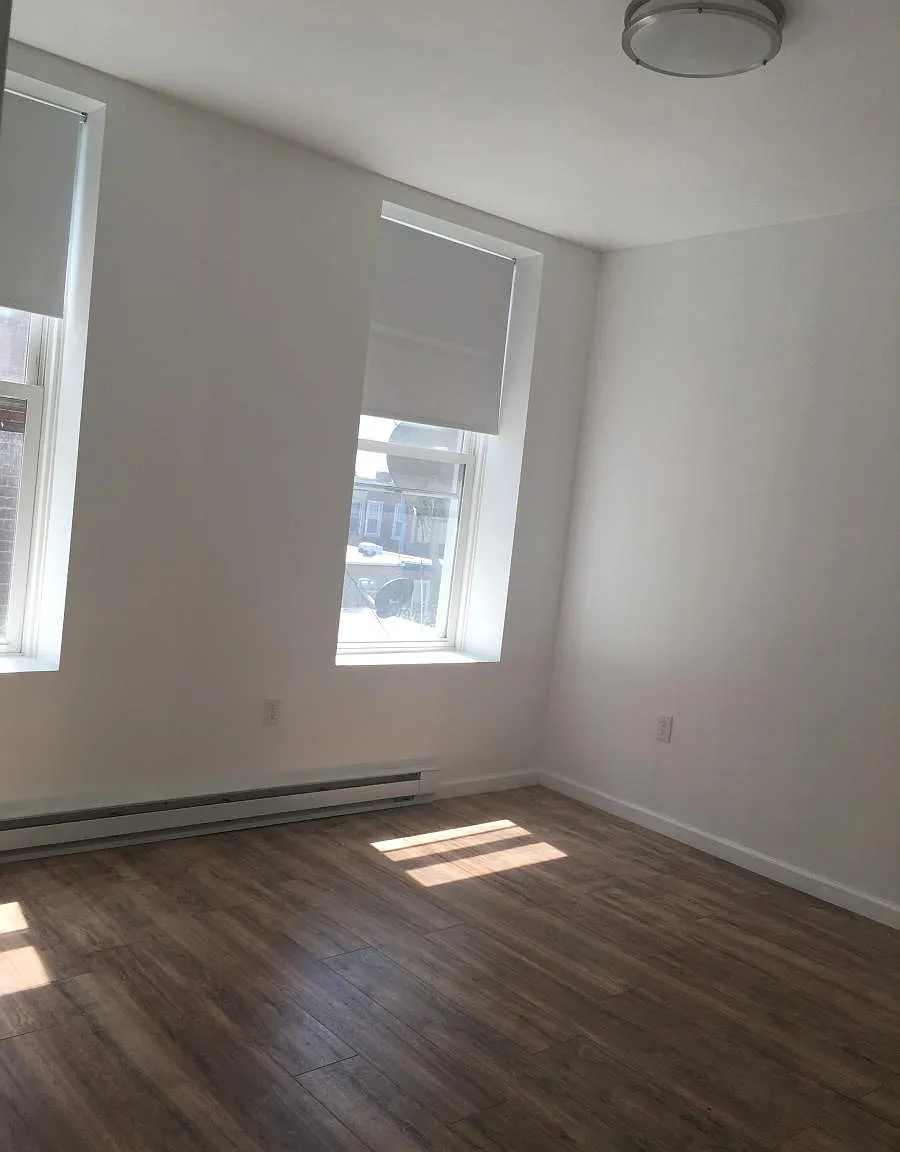 2 bed, 1000 sqft, $1,675 — Photo 3