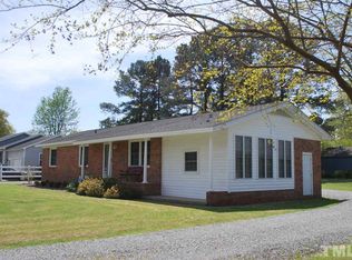 102 W Heath Ave, Smithfield, NC 27577