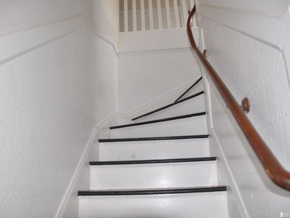 2nd image of 471 Linden St
