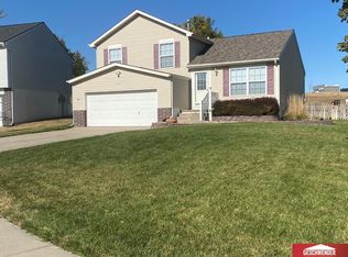 17902 Gertrude Cir, Omaha, NE 68136