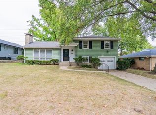 22 Eastmoreland Ln, Decatur, IL 62521