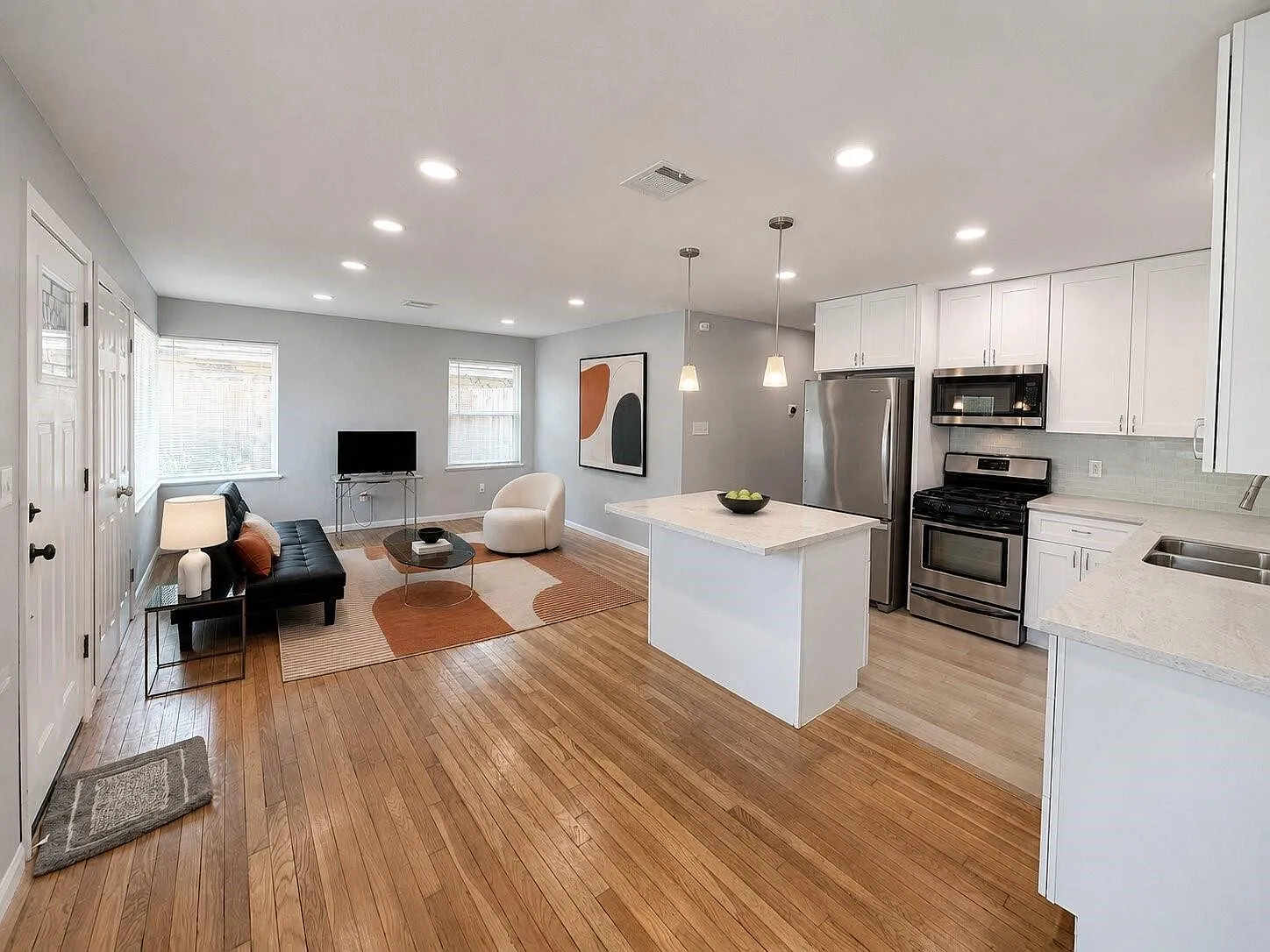 3 bed, 2.0 bath, 1154 sqft, $2,000 — Photo 4
