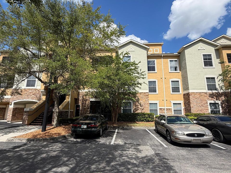 1st image of 8539 GATE Parkway W #424