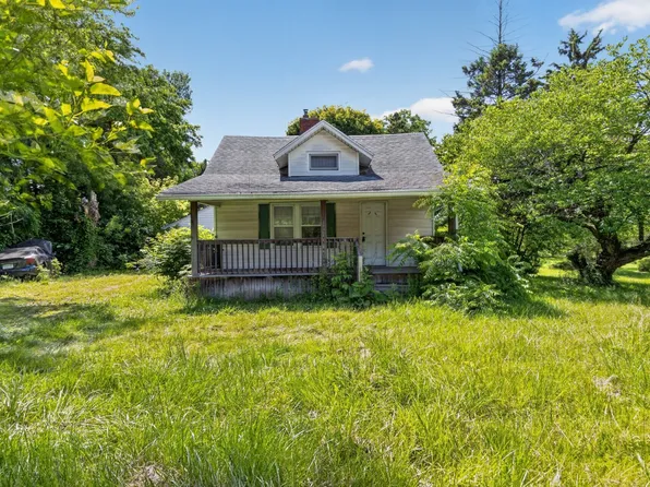 127 N Waverly Rd, Lansing, MI 48917