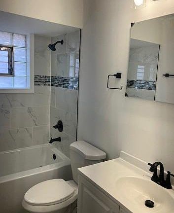 4th image of 7105-7106 Parrish Ave #3N