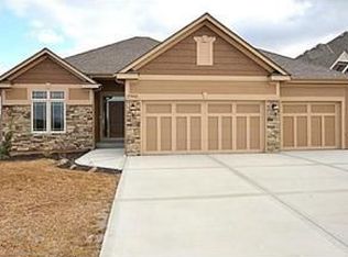 17903 Grey Hawke Rdg, Smithville, MO 64089