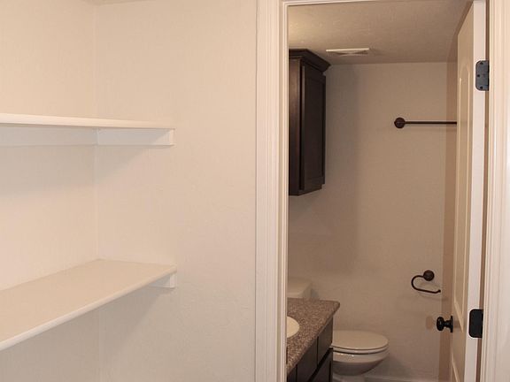 4th image of 801 N Willie L Miner Ave #8