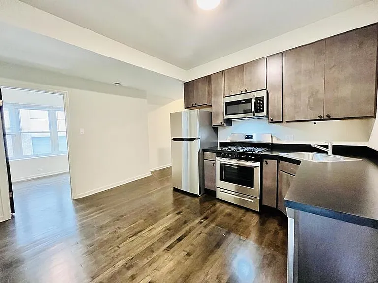 1371 S California Ave #2F — Photo 13