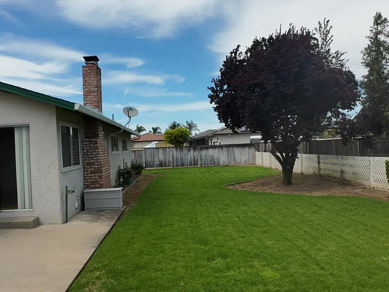 14320 Sycamore Ave — Photo 4