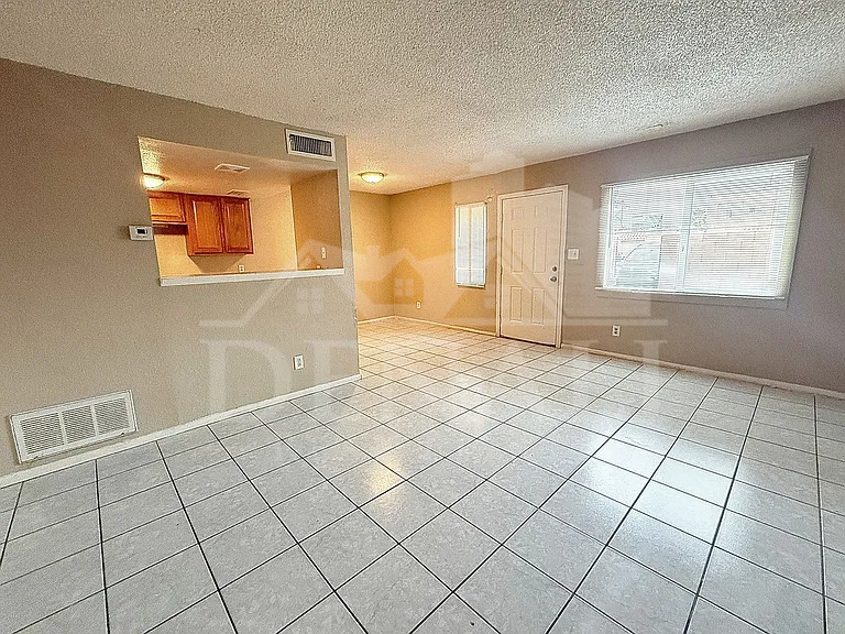 4514 E Riverside St — Photo 7