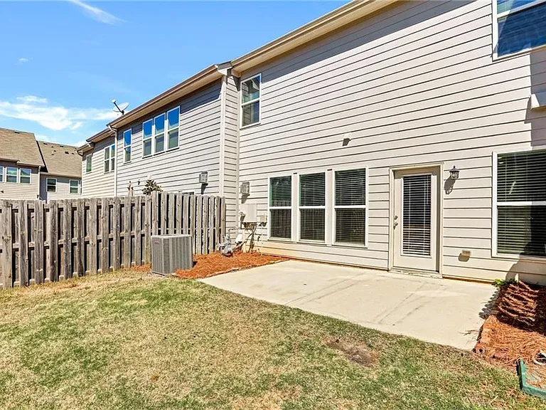 1237 Foxcroft Ln E — Photo 42