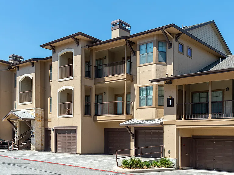 Vista Ridge Apartment Homes — Photo 16
