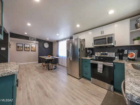 7389 E Sylvane Dr, Tucson, AZ 85710