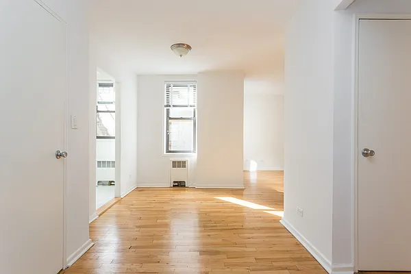 Rented by Compass | media 7