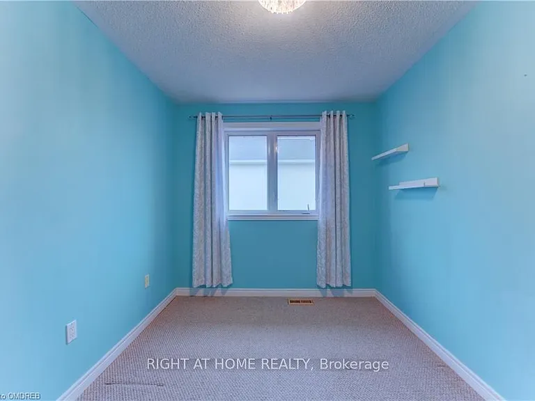 20 McConkey Cres #60 — Photo 12