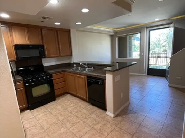 838 Tarragon Ln, San Luis Obispo, CA 93401