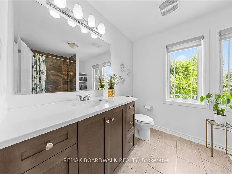 446 Meadowbreeze Dr — Photo 19