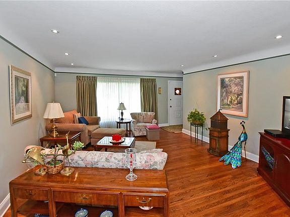 3rd image of 2912 Vezber Dr
