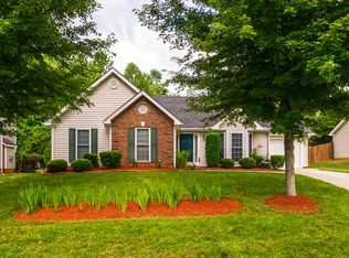 1328 Commonwealth Ct, Graham, NC 27253