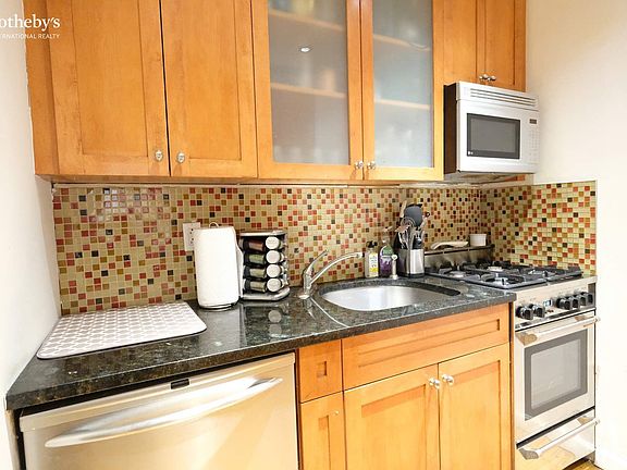 5th image of 1420 York Ave APT 5G