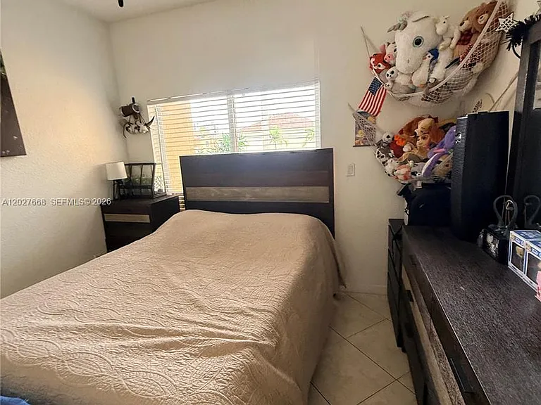 340 E 5th St #202 — Photo 25